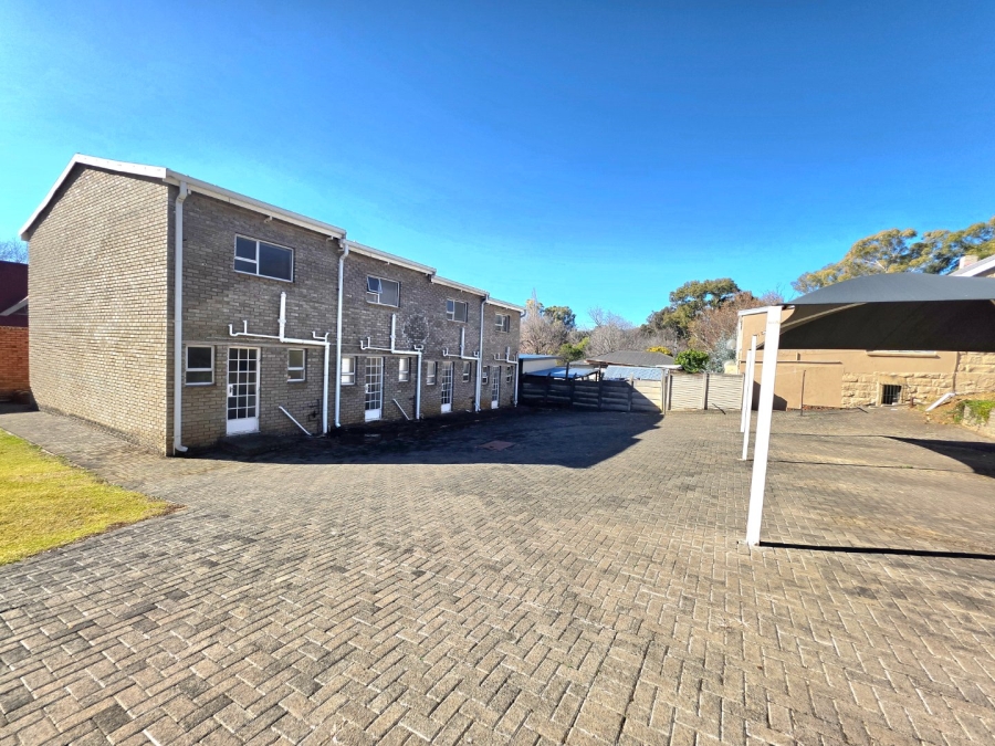 8 Bedroom Property for Sale in Bethlehem Free State